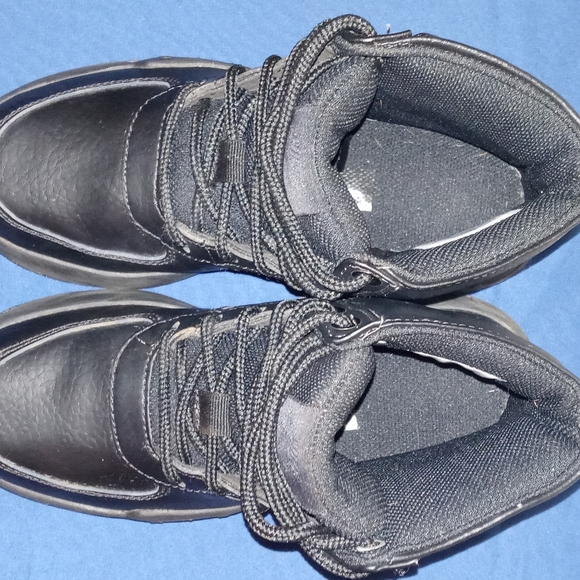 Nike air black boots size 3.5. - Picture 3 of 6